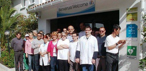 photo d'une partie de l’Équipe lors de la remise du classement 4 étoiles du village de vacances